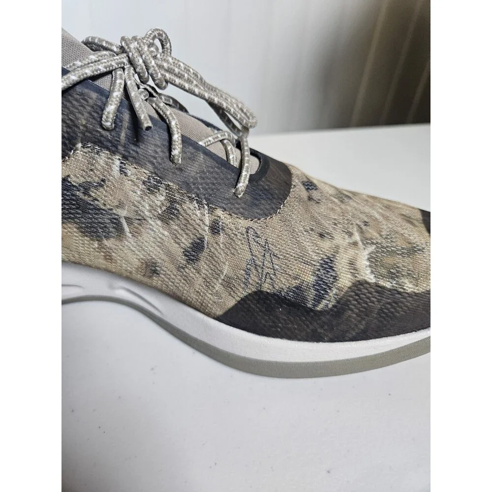 Huk Mako Men's Performance Fishing Shoes Size 12 Camo Mossy Oak Shoreline Water
